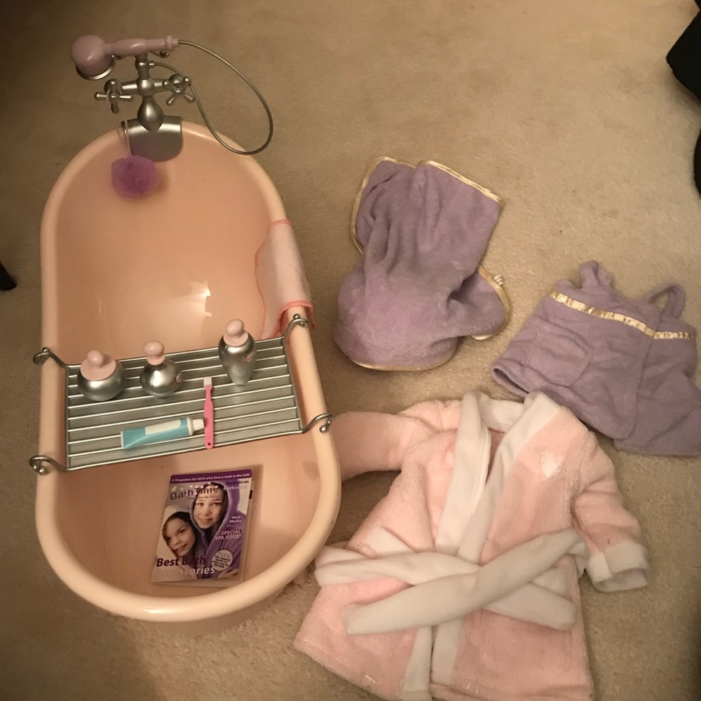 American girl sized bath and accessories